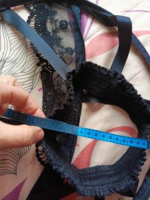 Spodnička černá k šatům a sukni.Obruče. - 3