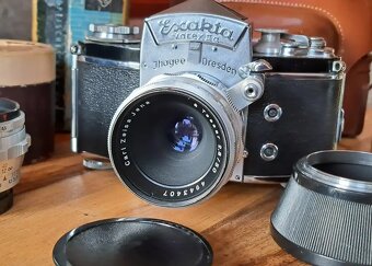 EXAKTA VAREX IIa +ZEISS 2.8/50 a 4.5/40 + 5.5/180 - 3