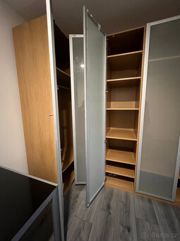 Prodám skříň s dveřmi - 3