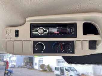 Traktor John Deere 6190R - 3