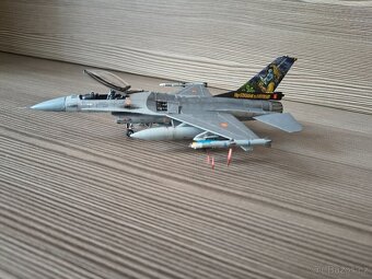 Model F-16 1/72 - 3