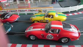 CARRERA auta 1:24 - 3