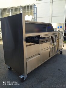 Mobilní stánkový pult s ohřevem a chlazením - 3
