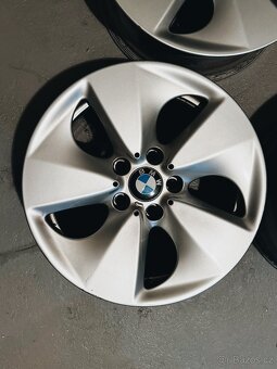 ALU KOLA BMW 17" 5X120 8J ET30 STŘED 72.6 MM - 3