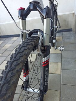 Prodám horské kolo Amulet, Shimano XT,LX, vzduch.vidlice - 3