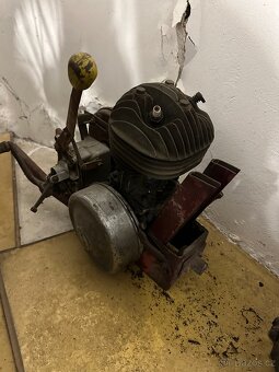 Jawa 250 Speciál - motor s převodovkou - 3
