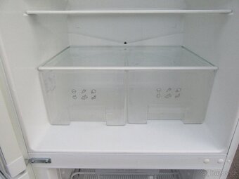 Nabízím velkou lednici Zanussi. Plně funkční.Boxy neprasklé. - 3