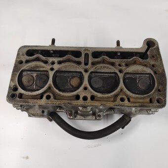 Fiat 850 první model hlava motoru s vahadly - 3