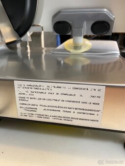 NÁŘEZOVÝ STROJ GRAVITAČNÍ MIRRA 300 Y09 S TEFLONOVÝM NOŽEM - 3