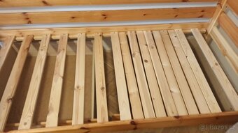 Dřevěná postel s úložním prostorem - 3