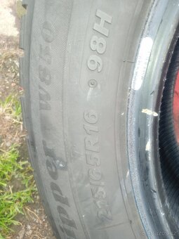 Pneu 215/65/16 - 3