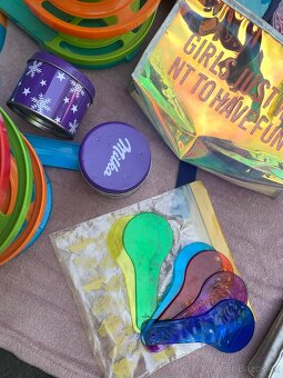 Divadlo, domino, projektor, batoh, montesori, dinosauři - 3