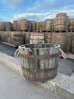 DUBOVÉ KVĚTINÁČE ZE SUDŮ - 3