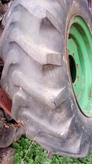 Zetor 25 A,Škoda 30-kolo z traktoru - 3