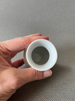 Míšeň Meissen Malá buclatá porcelánová váza 8.5 cm - 3