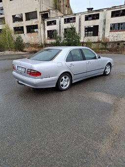 prodám Mercedes Benz W210 E 220CDI manuál, tažné zařízení. - 3