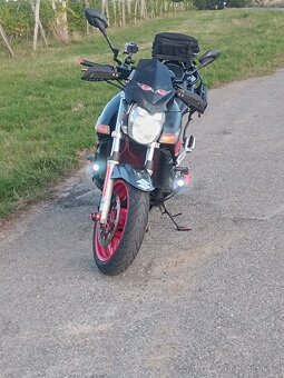 Suzuki GSR 600 yoshimura - 3