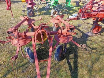 Obraceč sena Kuhn 4 m - 3