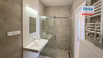 Pronájem nadstandardního bytu 3+kk, 73 m2 s výhledem na radn - 3