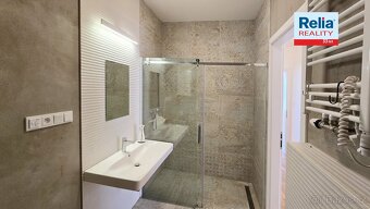 Pronájem nadstandardního bytu 3+kk, 73 m2 s výhledem na radn - 3