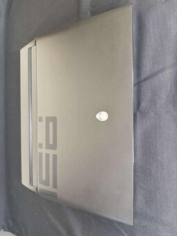 Dell Alienware Area-51m - 3
