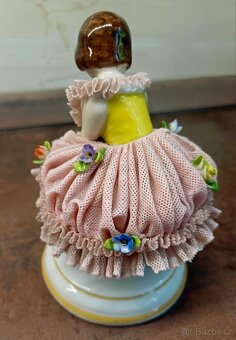 Starožitná porcelánová soška - 3