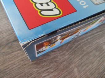 LEGO 10251 Brick Bank - 3
