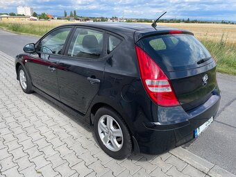 Hyundai I30 1,4i 80kw rok 2011 najeto 118000km - 3