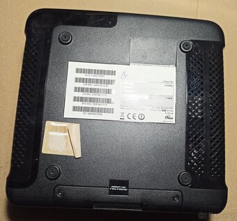 Horizon HD DVR Mediabox DMC7002KLG bez příslušenství - 3