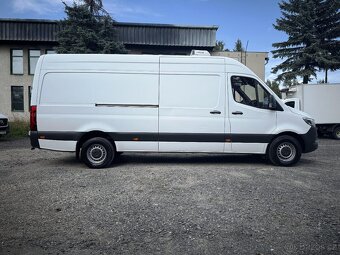 Mercedes Sprinter 319 V6 Automat. Chladiak/Mraziak zásuvka - 3