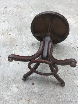 otočná klavírová THONET - 3