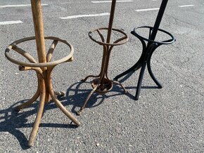 Staré vešáky thonet,ton,jeden litinový - 3
