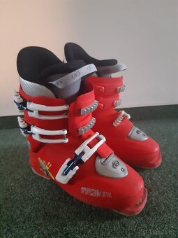 Prodám dětské lyže 120 a lyžáky 22,5 - 3