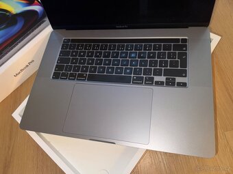 MacBook Pro 16" (2019) – Intel i9, 16 GB RAM, Touch Bar - 3