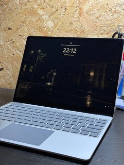 Microsoft Surface Laptop Go – i5 / 8 GB RAM / 256 GB SSD - 3