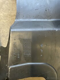 Prodám držáky krytů pod motor bmw e39 v8 - 3