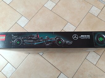 LEGO Technic 42171 Mercedes - 3