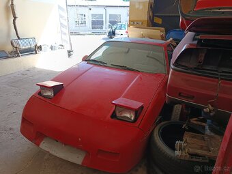 Pontiac Fiero - 3