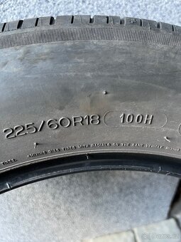 Pneu 225/60R18 - 3