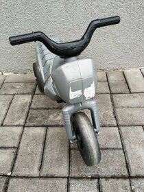 Plastová šedá motorka - 3