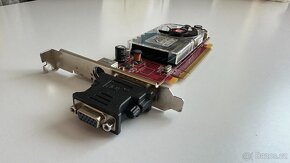 ATI HD2400 Series / 256MB / PCI-E - 3