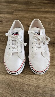 Bílé tenisky TOMMY JEANS - 3