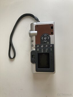 📸 Minolta DiMAGE F200 – retro digitál, co pořád fotà skvěle - 3