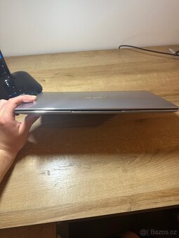 Asus Zenbook (notebook) - 3