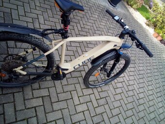Prodám horské elektro kolo CUBE 29 " HYBRID - 3