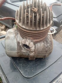 Motor manett dvou píst - 3