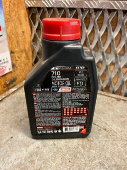 Motorový olej Motul 710 - 3