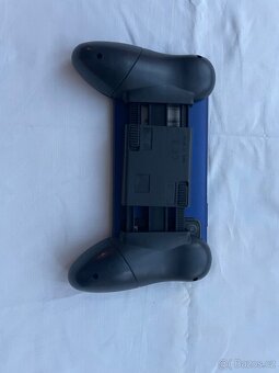 Gamepad držák pro smartphone – pohodlné hraní mobilních her - 3