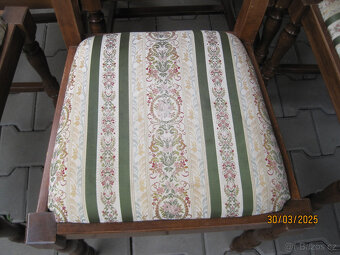 Italský jídelní stůl se 6 židlemi - 3