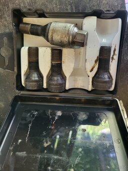 BMW bezpečnostní šrouby - 3